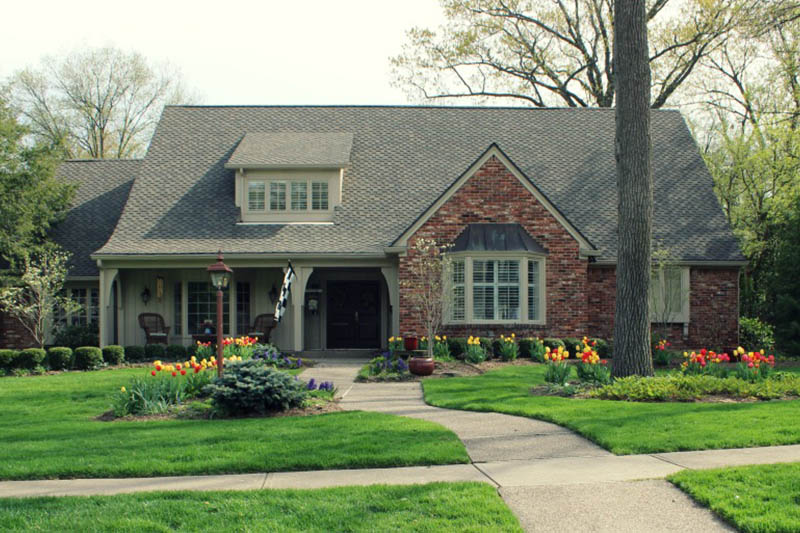 Read more about the article Landscape Maintenance: Spring Cleaning