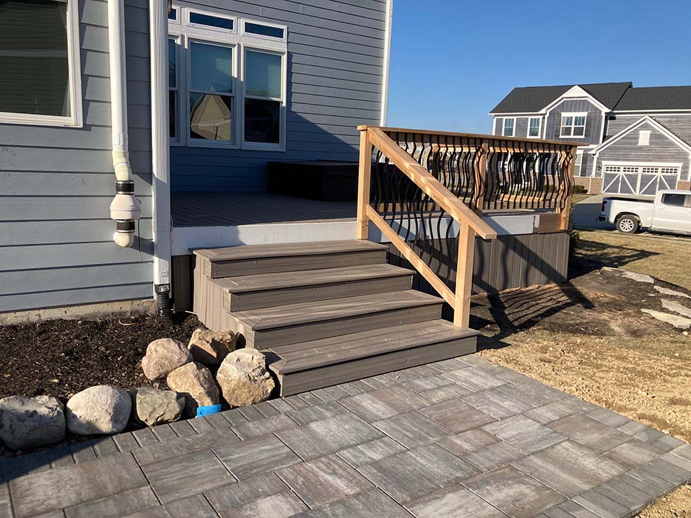 Read more about the article Taking a Sagging Deck to a Beautiful Outdoor Living Space